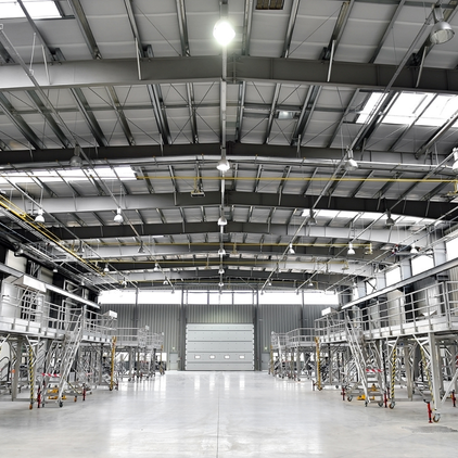 Heavy industrial steel manufacturing facility – engineered and built by Steellnix with crane systems and reinforced foundations.